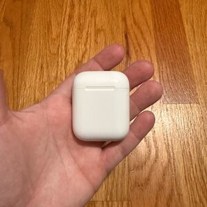 Apple AirPods 2nd Gen